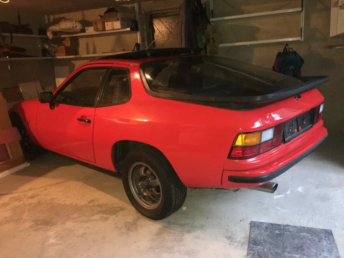 Porsche 924 1980 photo 2