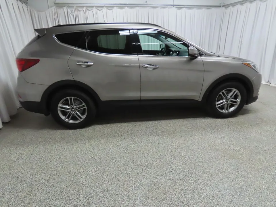 Hyundai Santa Fe 2018 photo 2