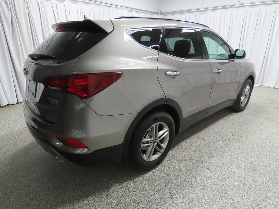 Hyundai Santa Fe 2018 photo 3