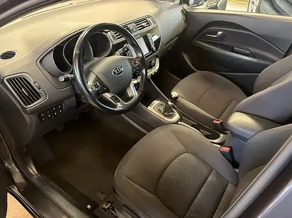 Kia Rio 2015 photo 5