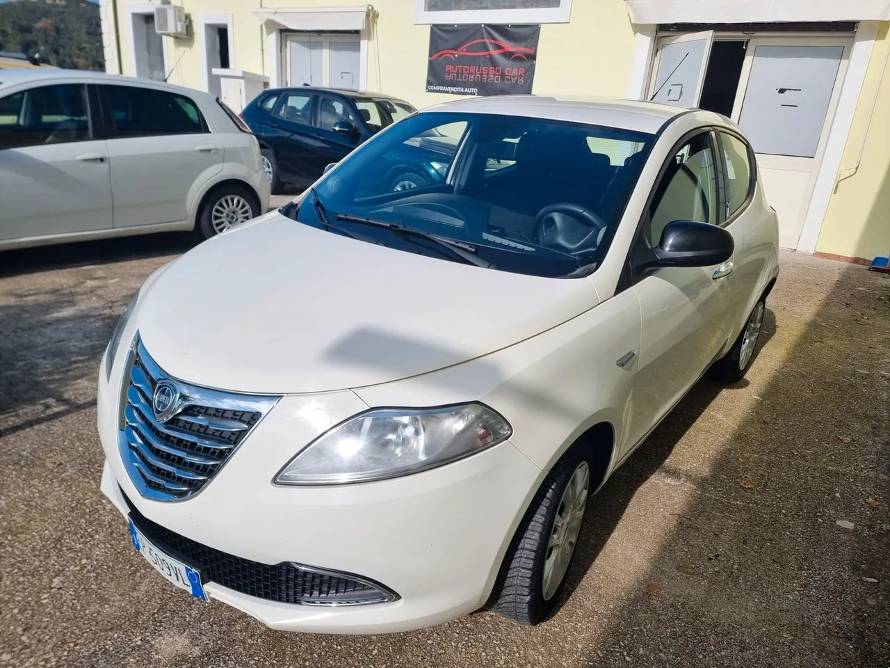 Lancia Ypsilon 2013 photo 2