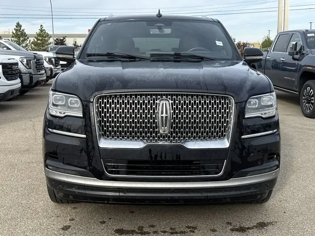 Lincoln Navigator 2023 photo 3