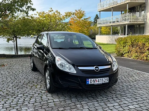 Opel Corsa 2010 photo 2