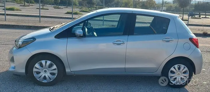 Toyota Yaris 2015 photo 4