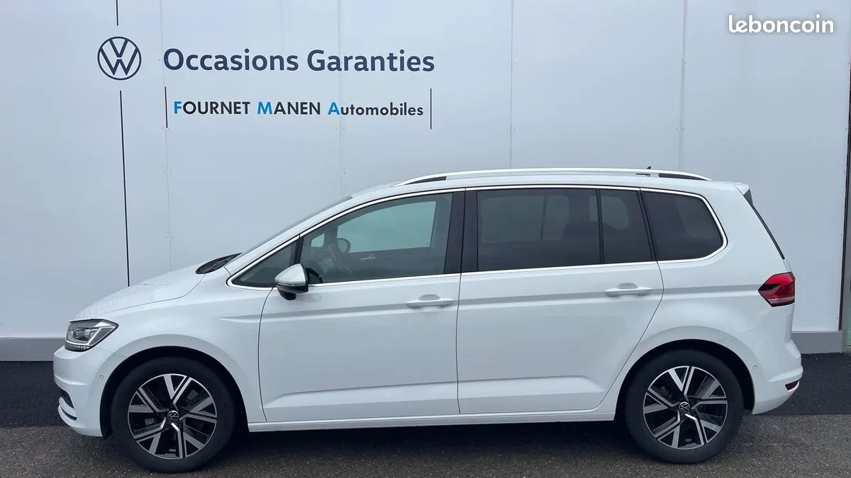 Volkswagen Touran 2022 photo 2