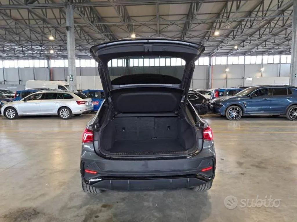 Audi Q3 2022 photo 5