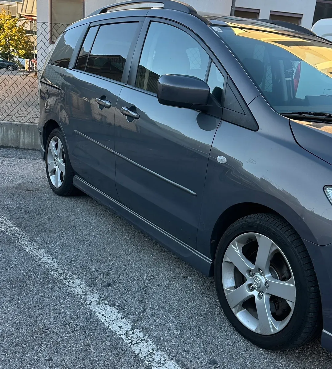 Mazda Mazda5 2008 photo 2