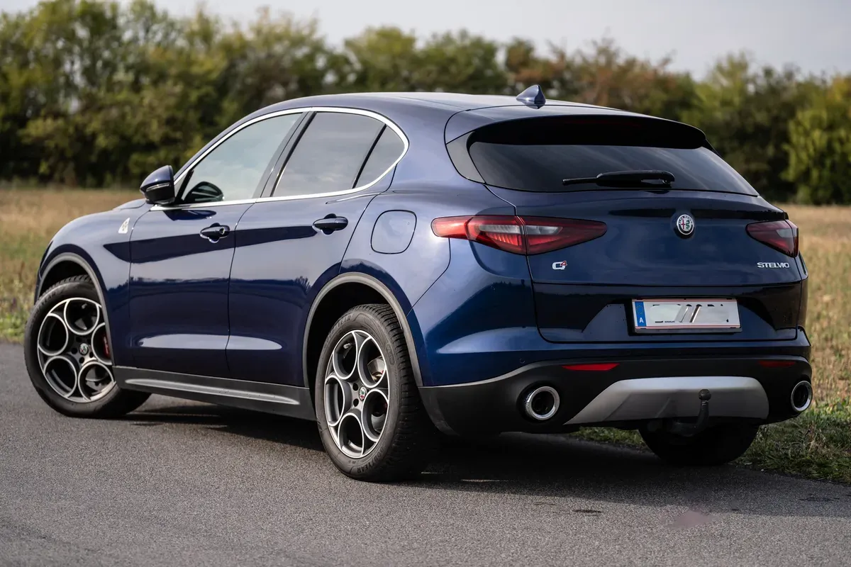 Alfa Romeo Stelvio 2018 photo 2