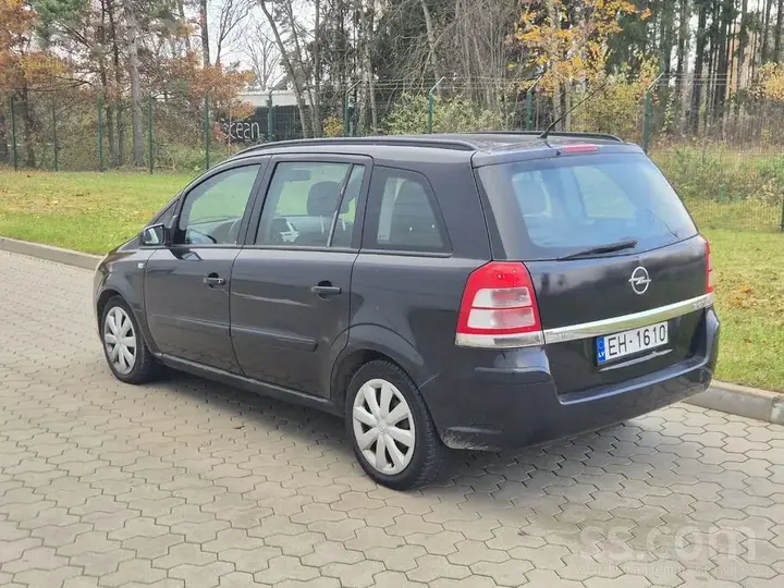 Opel Zafira 2008 photo 2