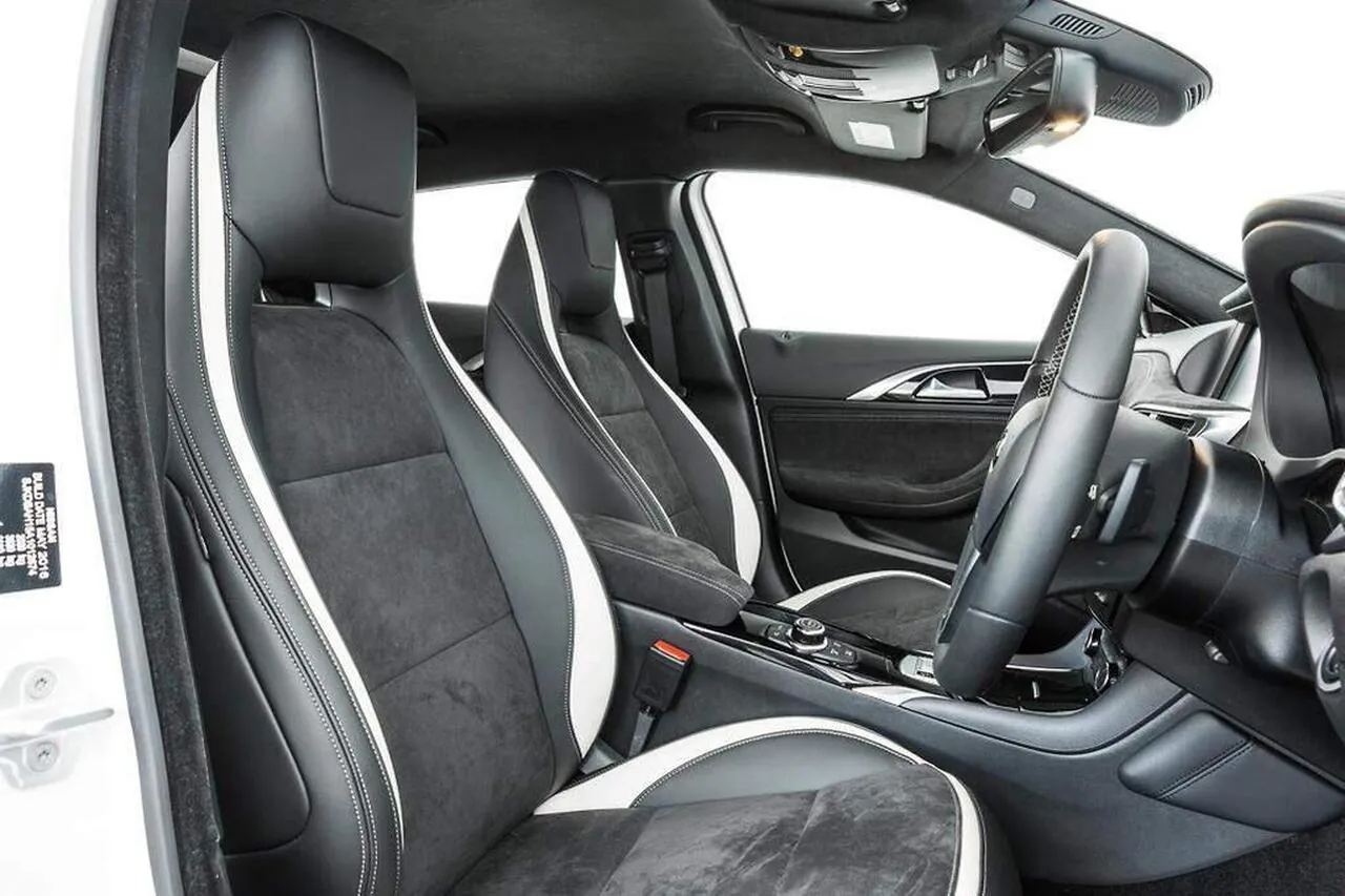 Infiniti Q30