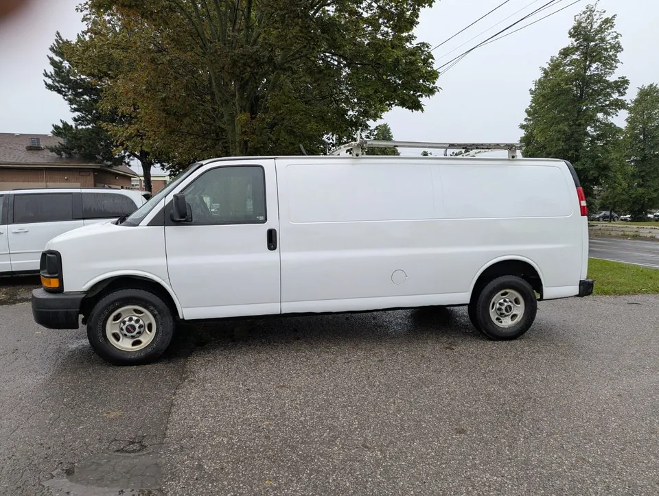 GMC Savana 2016 photo 4