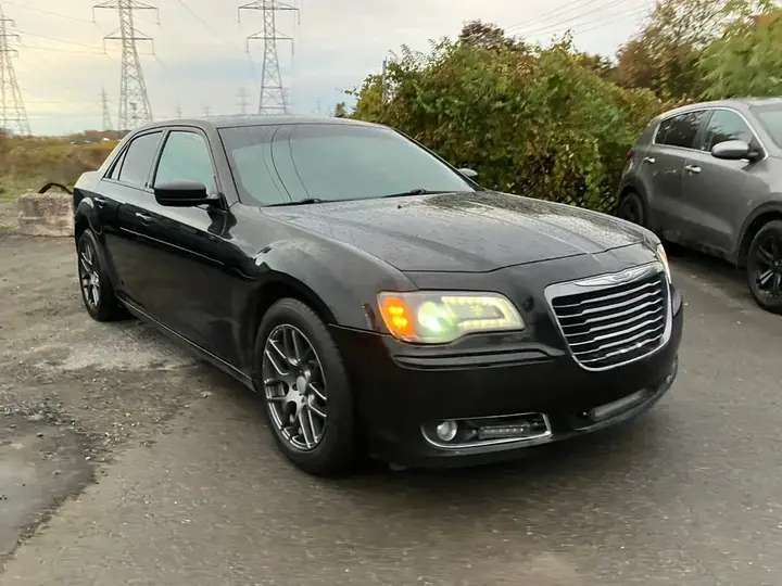 Chrysler 300 2014 photo 3