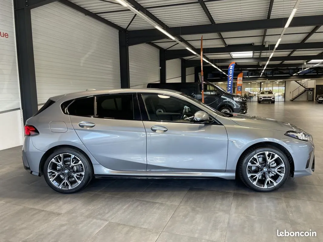 BMW 1 Series 2025 photo 4