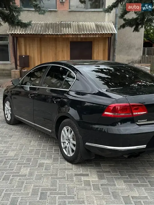 Volkswagen Passat 2011 photo 4
