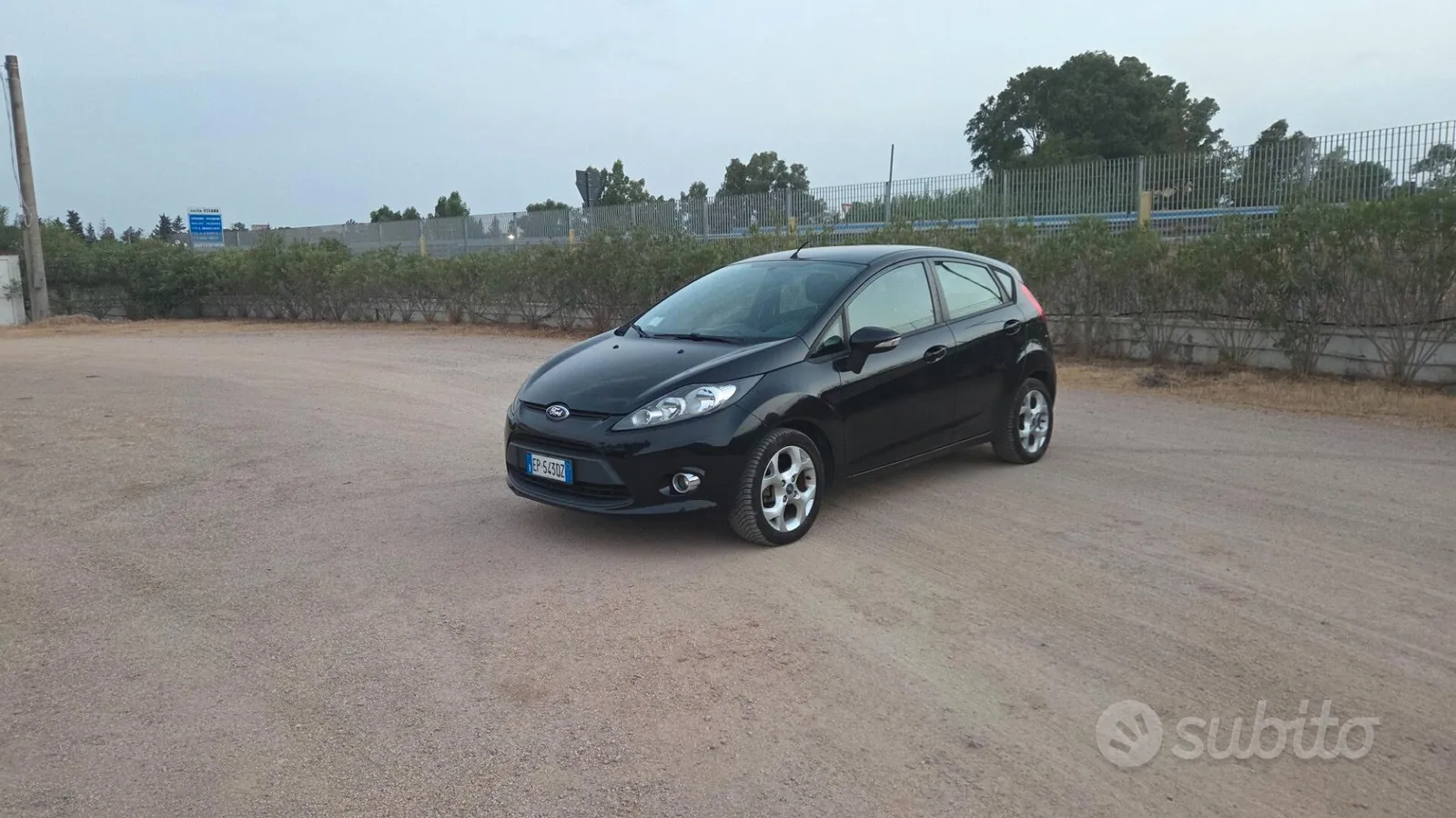 Ford Fiesta 2013 photo 2