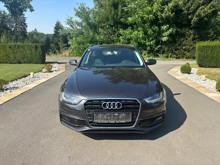 Audi A4 Avant 2014 photo 2