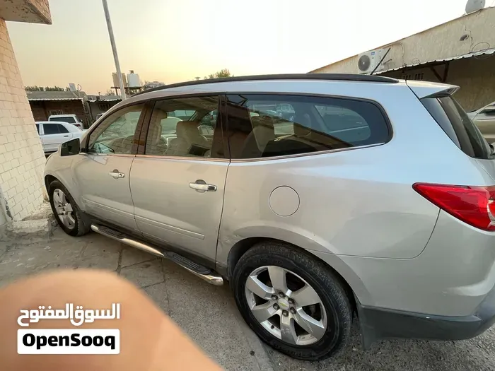 Chevrolet Traverse 2011 photo 2