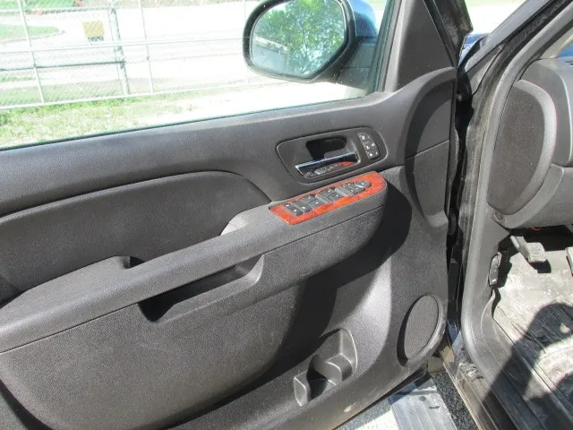 Chevrolet Suburban 2014 photo 5