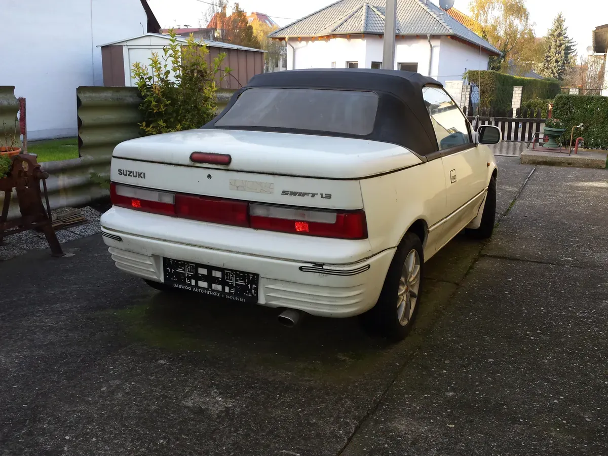 Suzuki Swift 1993 photo 2