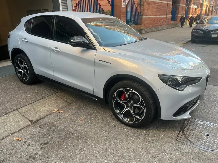 Alfa Romeo Stelvio 2024 photo 2