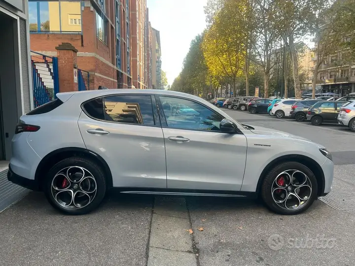 Alfa Romeo Stelvio 2024 photo 4