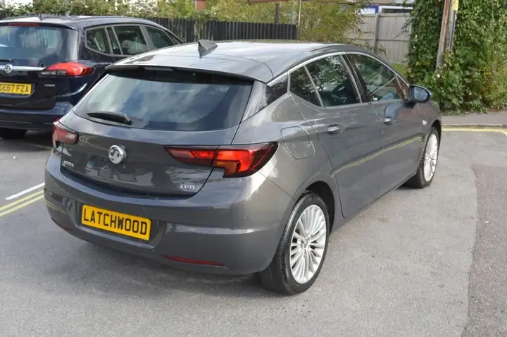 Vauxhall Astra 2015 photo 4