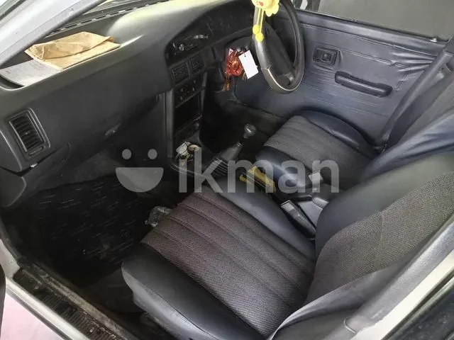Toyota Corolla 1990 photo 4
