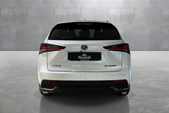 Lexus Nx300H 2018 photo 4