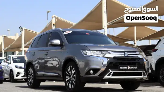 Mitsubishi Outlander 2022 photo 2
