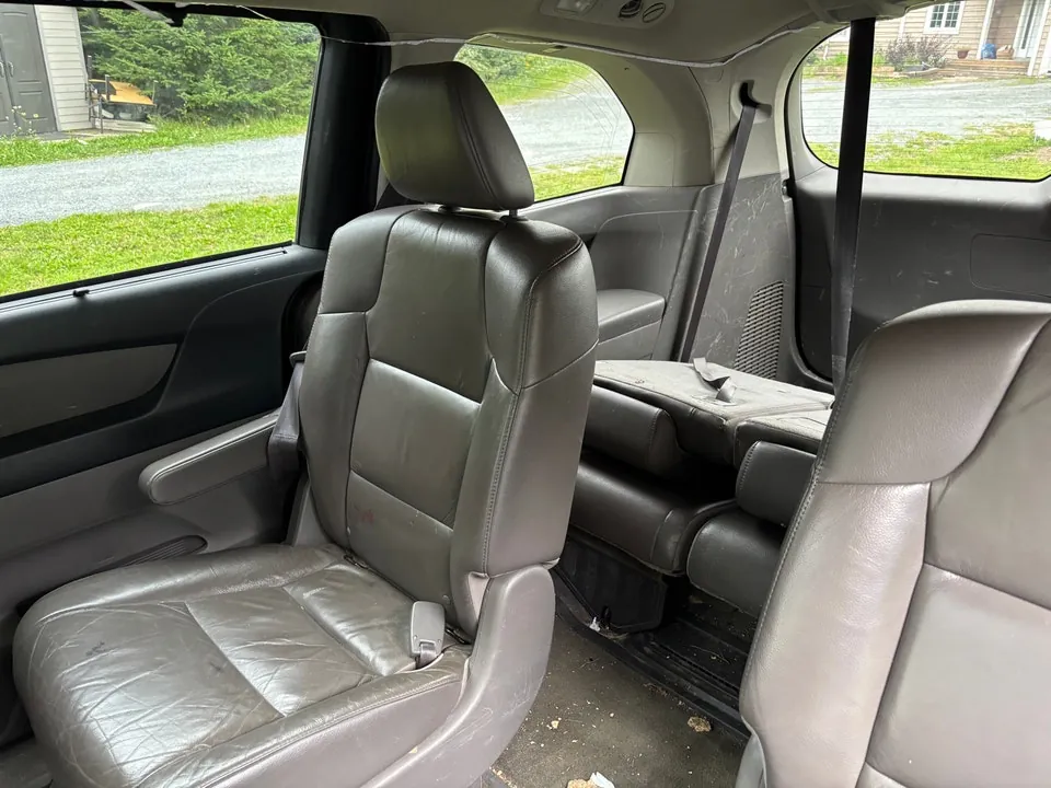 Honda Odyssey 2011 photo 3