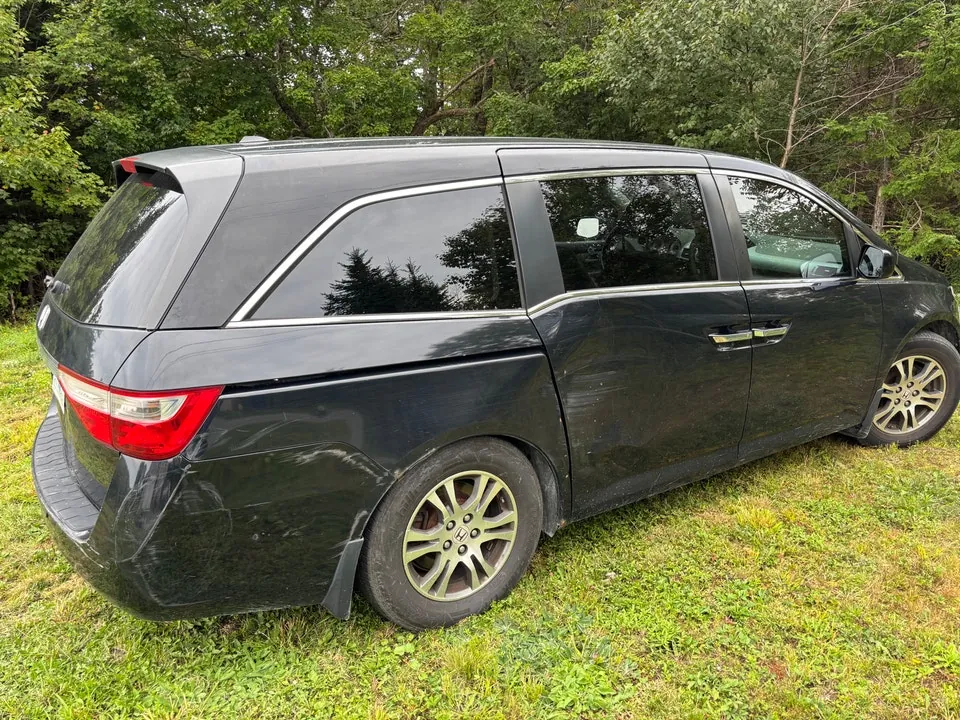 Honda Odyssey 2011 photo 5