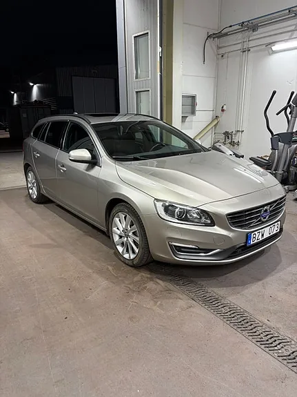 Volvo V60 2014 photo 2