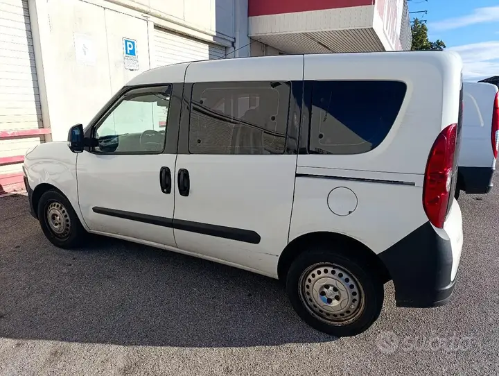 Fiat Doblo 2013 photo 2