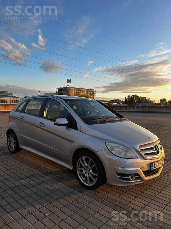 Mercedes-Benz B180 2008 photo 2