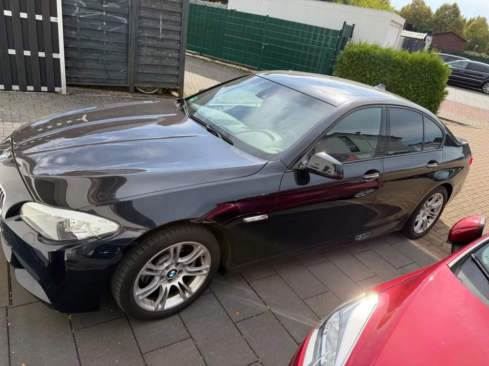 BMW 523I