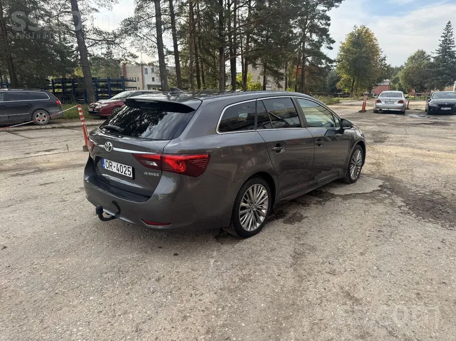 Toyota Avensis 2015 photo 3