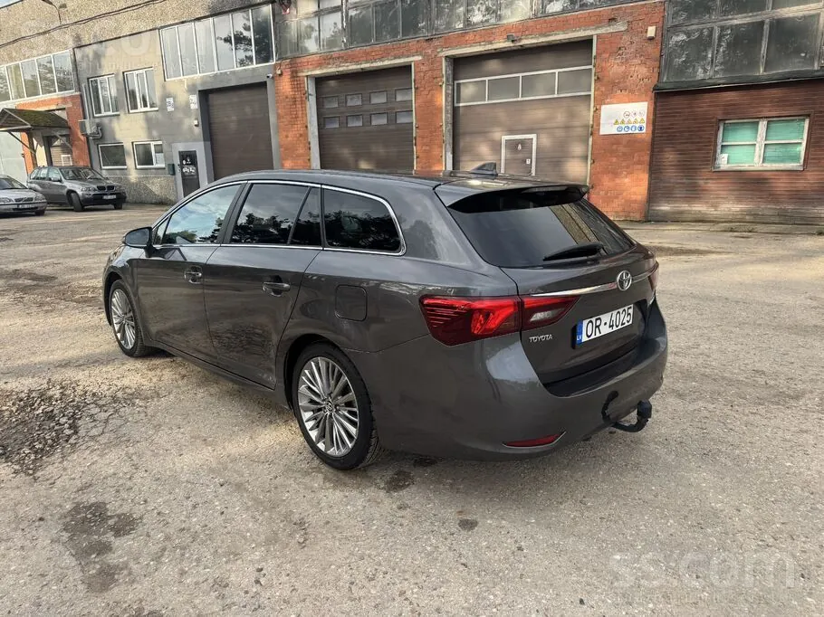 Toyota Avensis 2015 photo 5