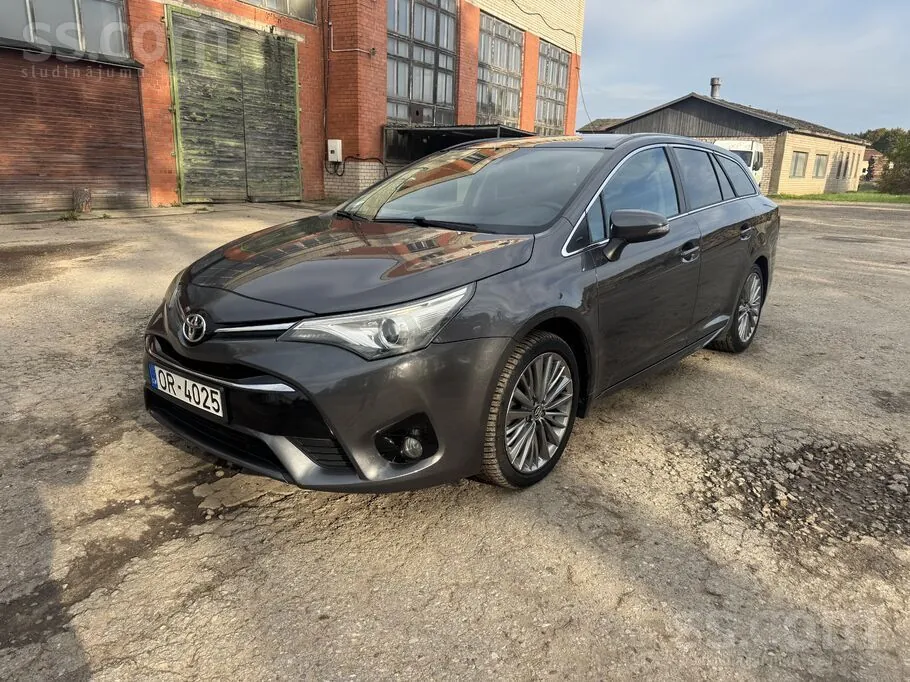 Toyota Avensis 2015 photo 2