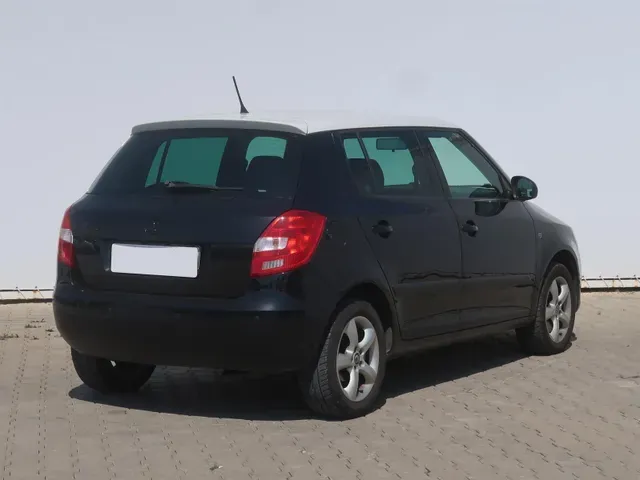 Skoda Fabia 2013 photo 4