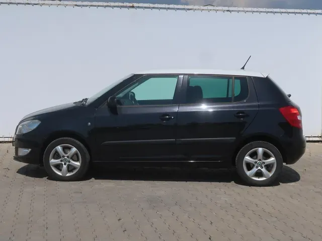 Skoda Fabia 2013 photo 2
