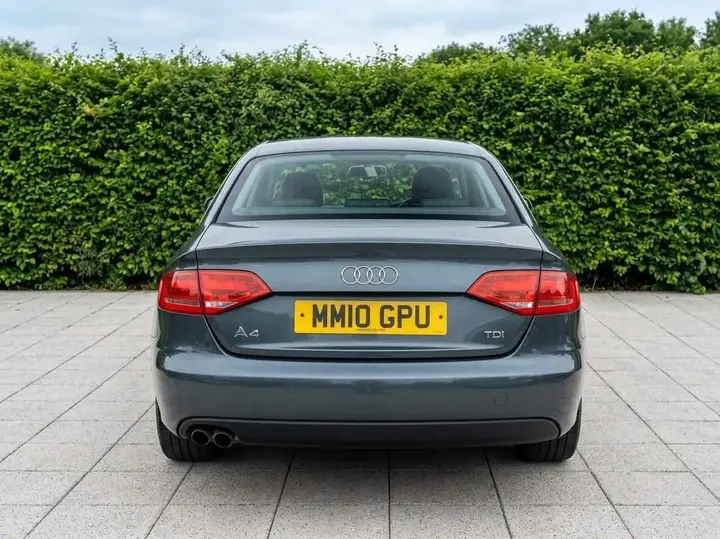 Audi A4 2010 photo 5