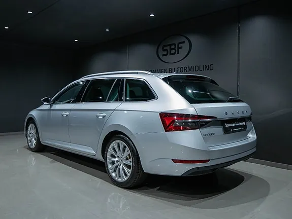 Skoda Superb 2021 photo 4