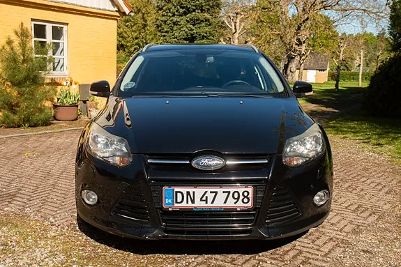 Ford Focus 2011 photo 2