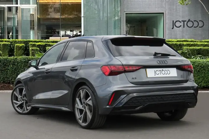 Audi A3 2025 photo 2