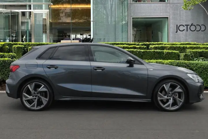 Audi A3 2025 photo 3