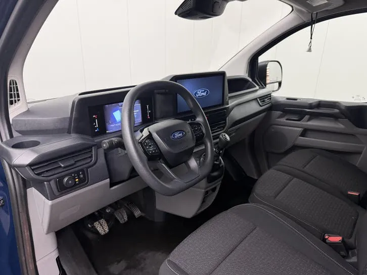 Ford Transit Custom 2024 photo 3