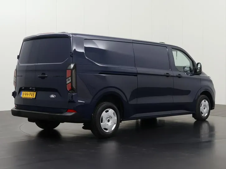 Ford Transit Custom 2024 photo 2