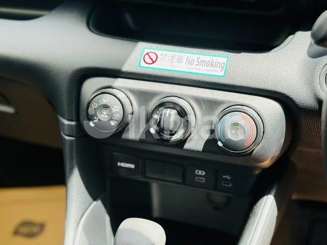 Toyota Yaris 2023 photo 4