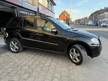 Mercedes-Benz M-Class 2009 photo 3
