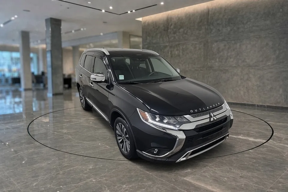Mitsubishi Outlander 2020 photo 2